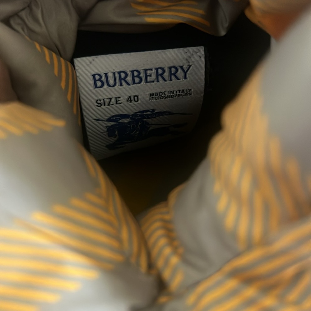 Burberry Check Pillow Padded Snow Boots, Size 40, NEW in Box with DustBag - Picture 10 of 15